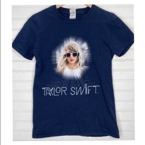 Taylor Swift concert tee (kids)